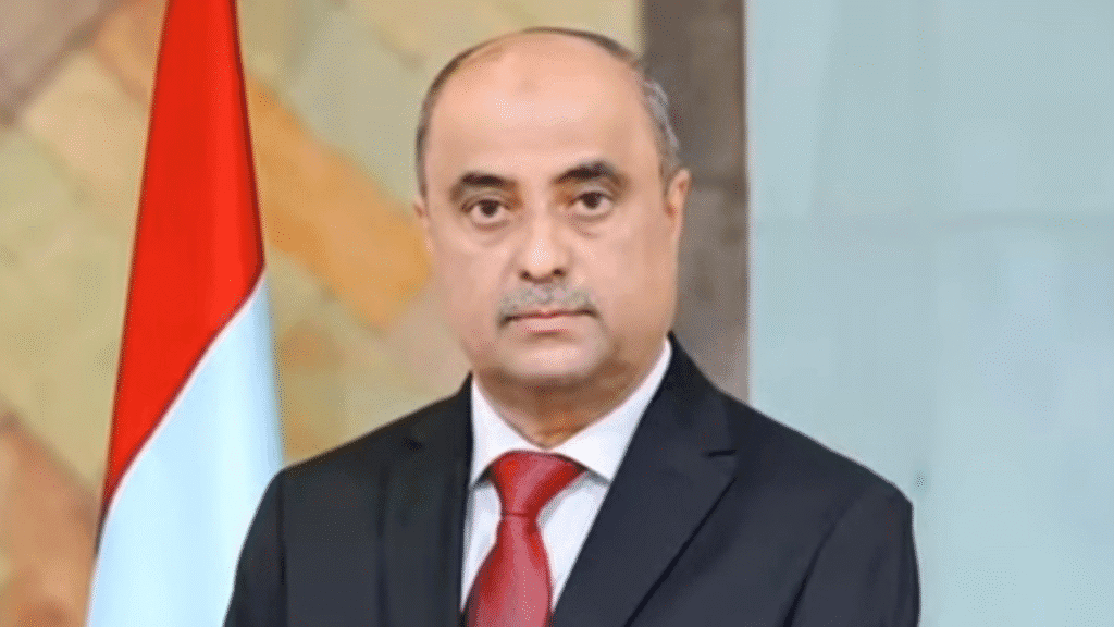 سبب تعافي الصرف في اليمن وارتفاع الريال اليمني مقابل الدولار والريال السعودي 3 استلام رئيس الوزراء الجديد سالم بن بريك قيادة الملف المالي